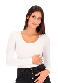 CAMISETA ULI. Fluye Con Confianza Todos los Días.