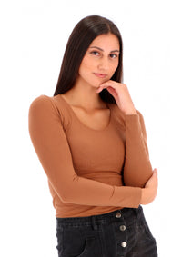 CAMISETA ULI. Fluye Con Confianza Todos los Días.