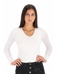 CAMISETA VIC. Siente Cómo el Escote V Cambia el Juego.