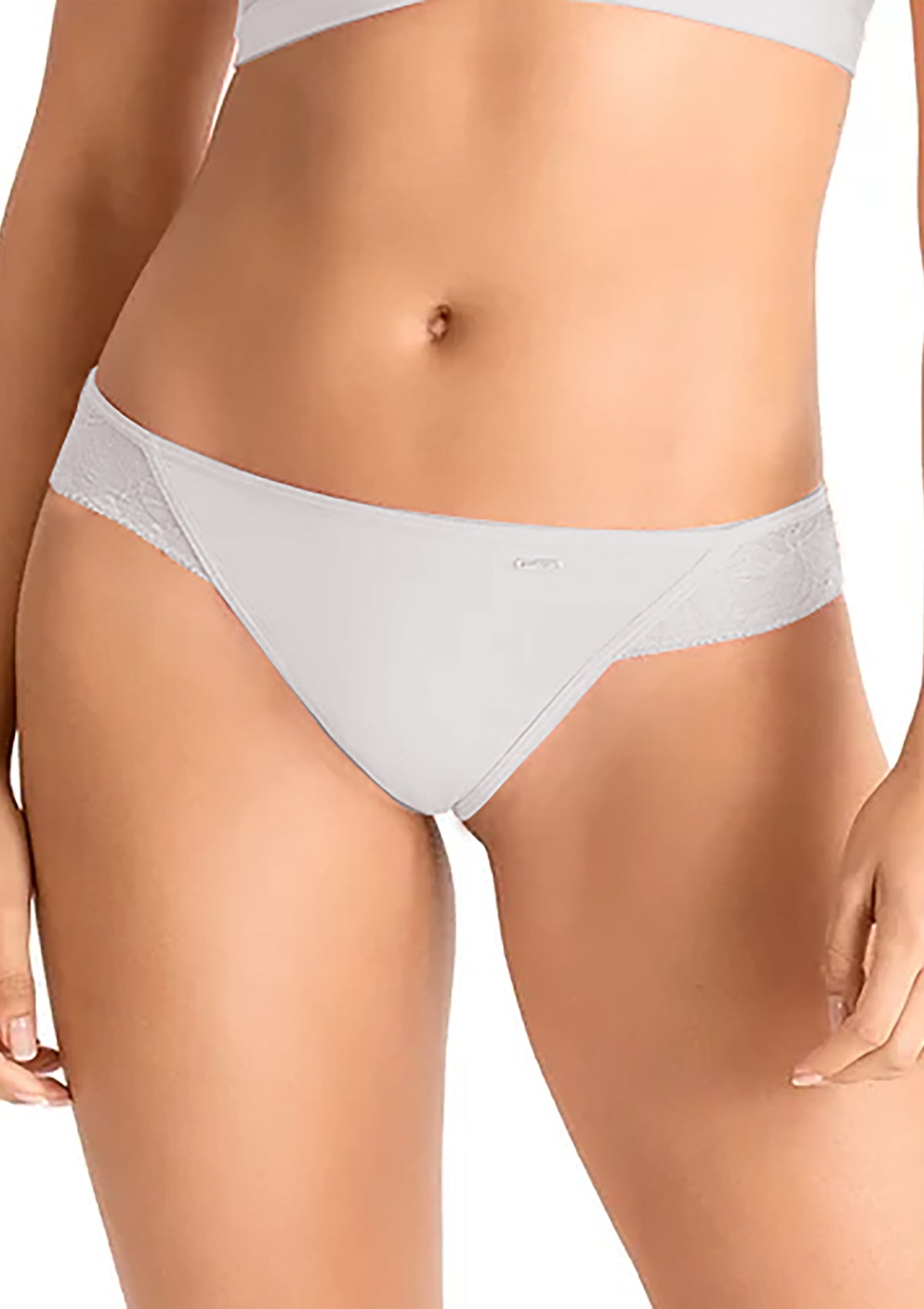 Brasilera Con Detalle de Encaje REF 103337