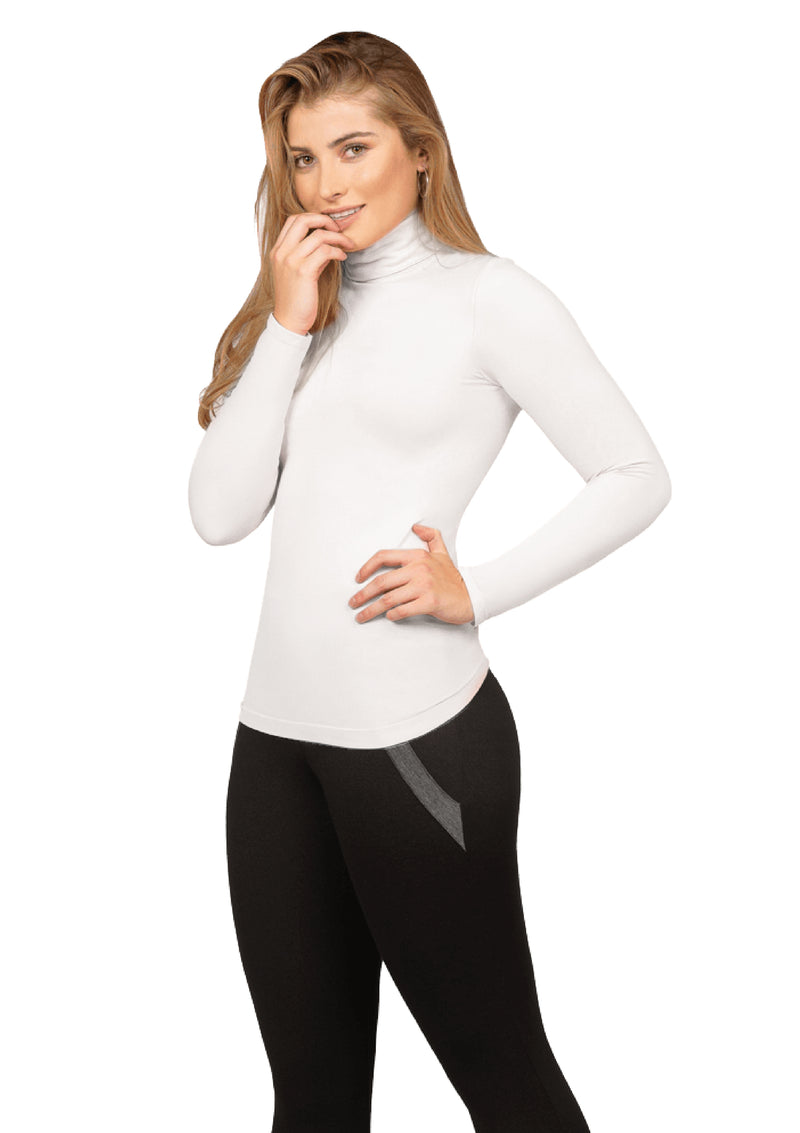 CAMISETA CUELLO ALTO BRIGIT Más que básica, Tu Arma Secreta Para Lucir Increíble con Cero Esfuerzo.